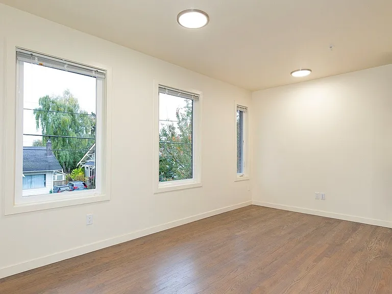 48th Street Apartments — Photo 18