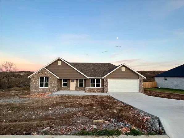 294 Presley Loop, Huntsville, AR 72740