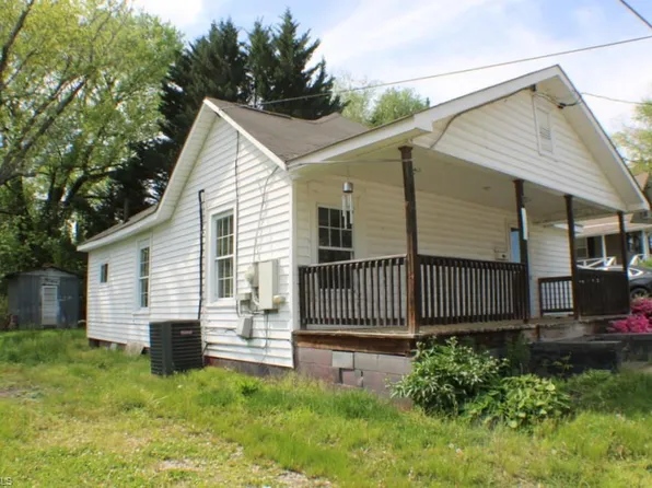 413 Junction St, Mount Airy, NC 27030