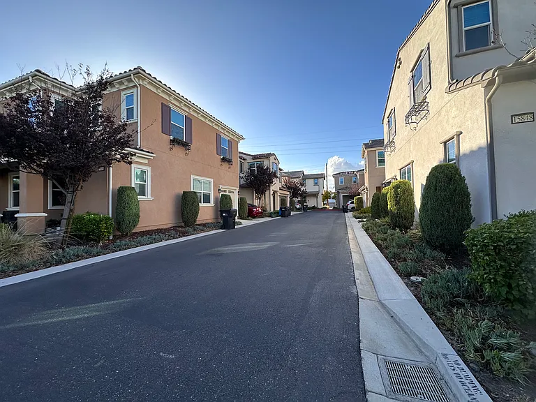 15852 Ellington Way — Photo 34