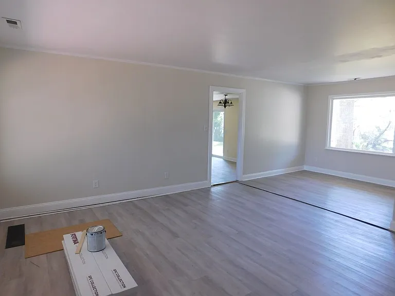 4925 Morton Rd — Photo 11