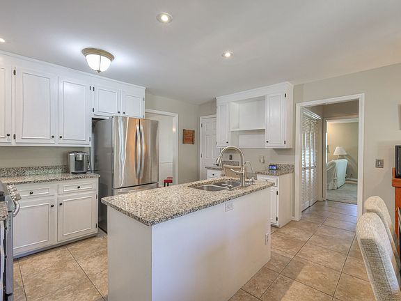 2nd image of 1100 Brandon Dr