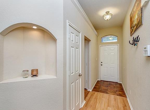 4th image of 611 Sweetgum Ln