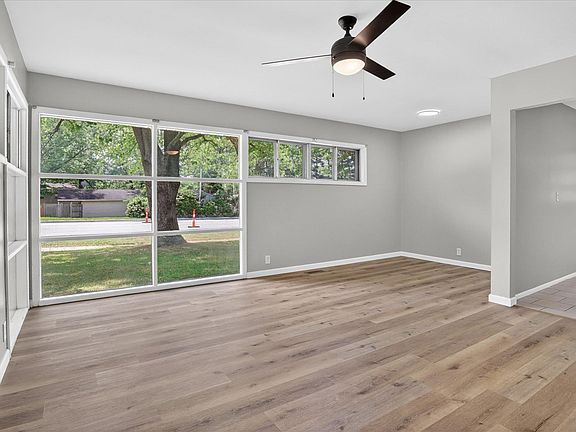 4th image of 1403 E Ireland Rd