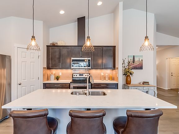 Sinclair - colors finishes will vary