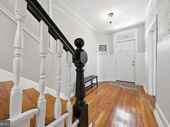 4th image of 501 E Potomac St
