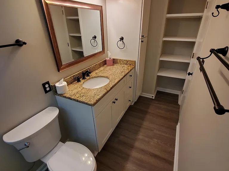 2258 Essex Dr #H — Photo 10