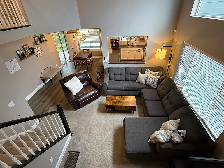 374 Willowick Cir — Photo 3