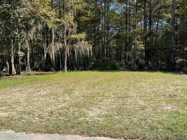 102 E Cajun St, Pierre Part, LA 70339