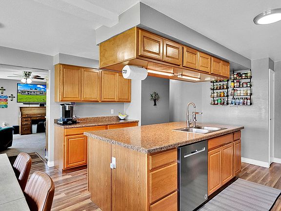 5th image of 211 W California St