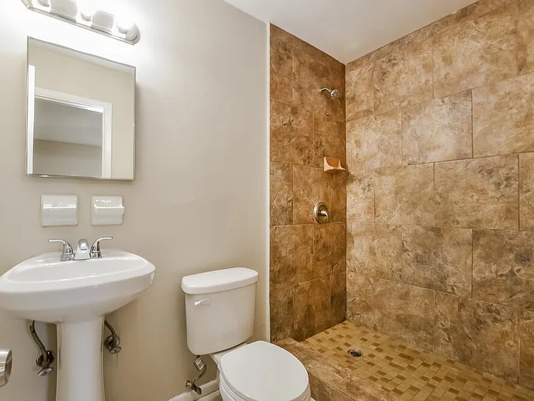 542 Salerno Dr — Photo 10