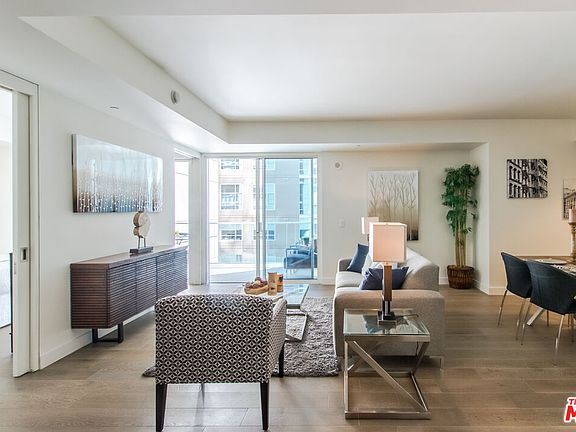 2nd image of 6250 Hollywood Blvd Unit 4L