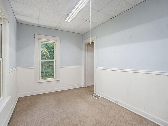 3rd image of 27 Myrtle Ave