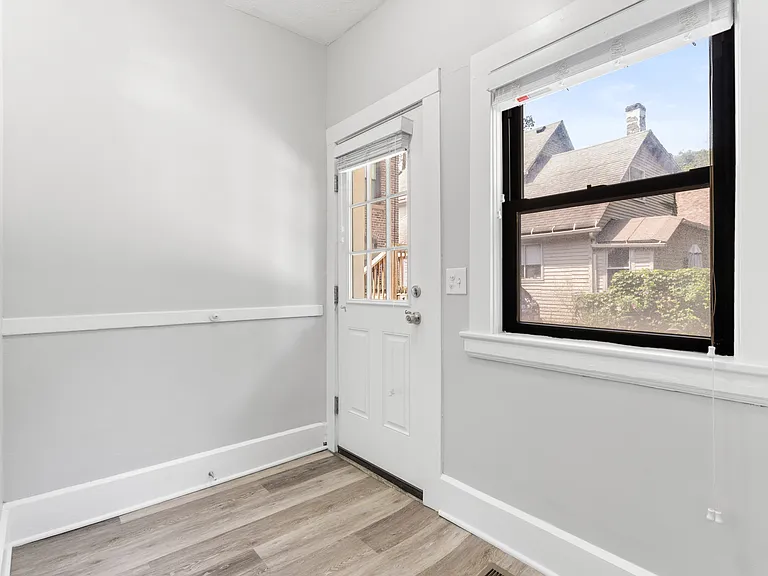 3800 Woodbine Ave #1 — Photo 5