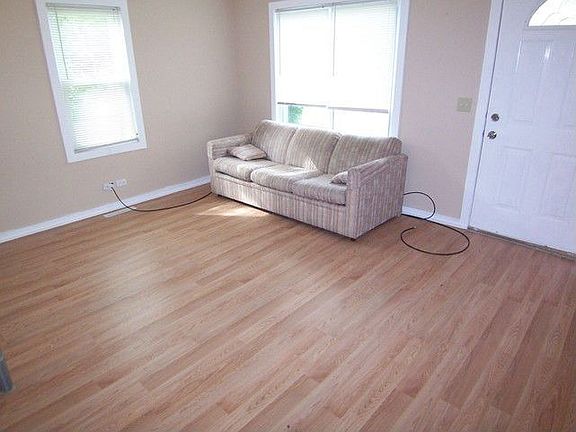 4th image of 313 E Lakeview Ave