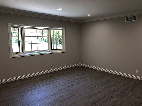 5th image of 559 Bishop Pl