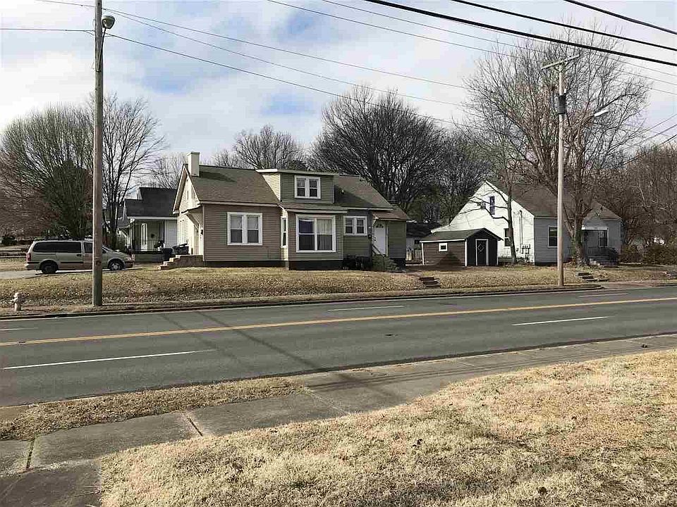2nd image of 2801 Clark St