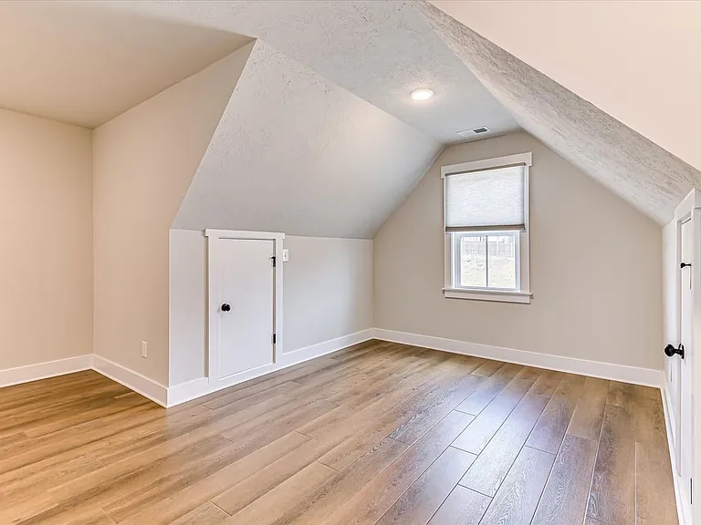 419 Barrow Ln — Photo 37