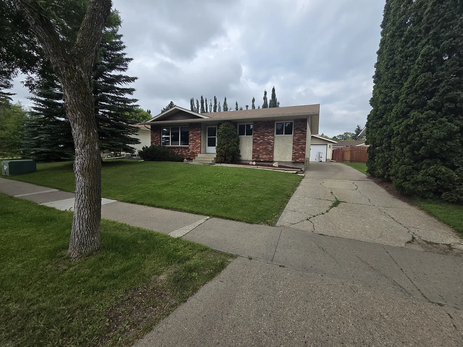 88 Arlington Drive St. Albert — Photo 1