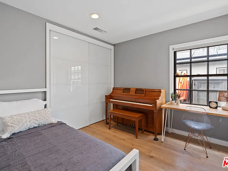 12939 Dickens St — Photo 18