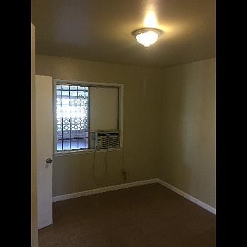 5th image of 11312 Linard St