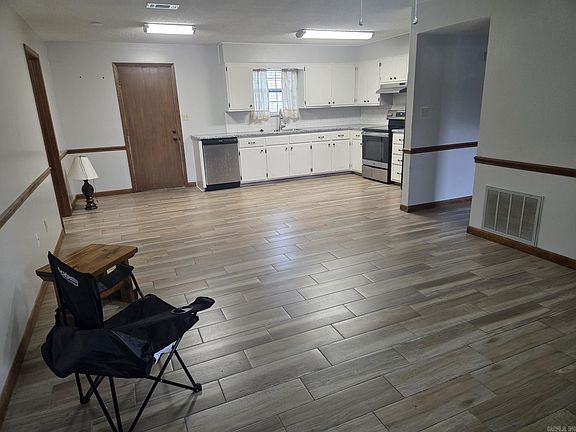 5th image of 25 Robbye Ln