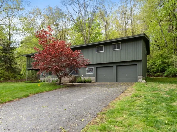 86 Framingham Rd, Southborough, MA 01772