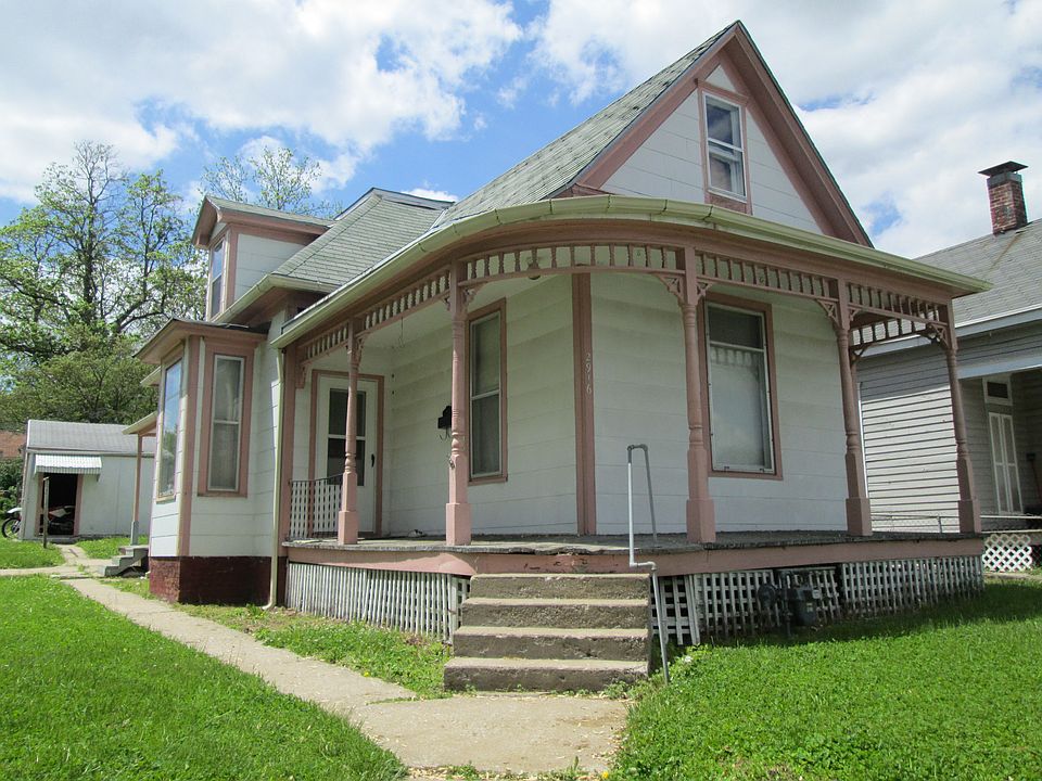 1 1/2 Story on 4 Lots!