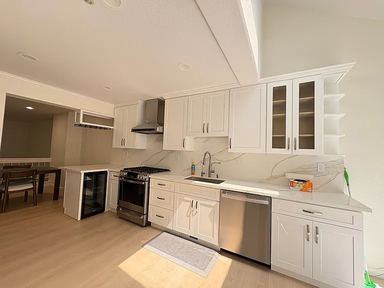 414 Galleria Dr #4 — Photo 15