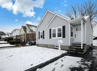 36 Washington Ave, Valley Stream, NY 11580