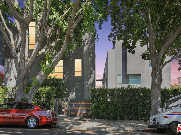 2nd image of 1220 N Orange Grove Ave APT 11