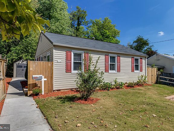 4th image of 614 Longwood Dr