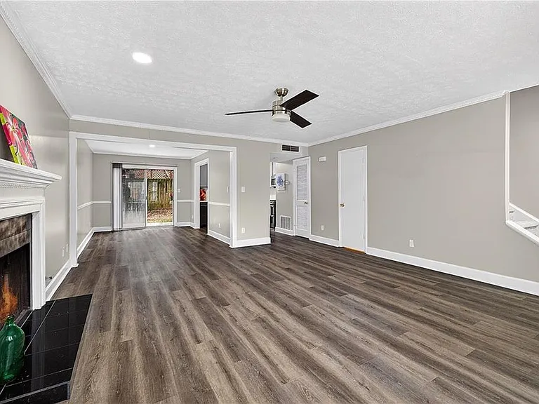 679 Anderson Walk — Photo 6
