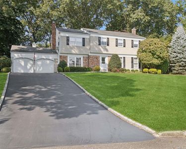 56 Neil Drive, Smithtown, NY, 11787