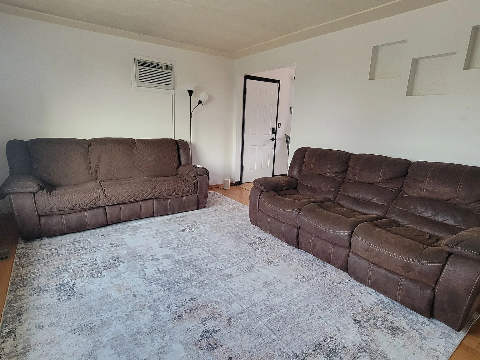 1 bed, 1440 sqft, $680 — Photo 2
