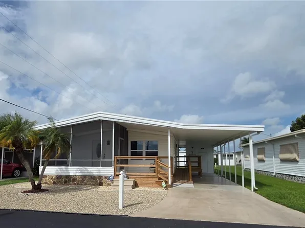556 Freedom St, North Fort Myers, FL 33917