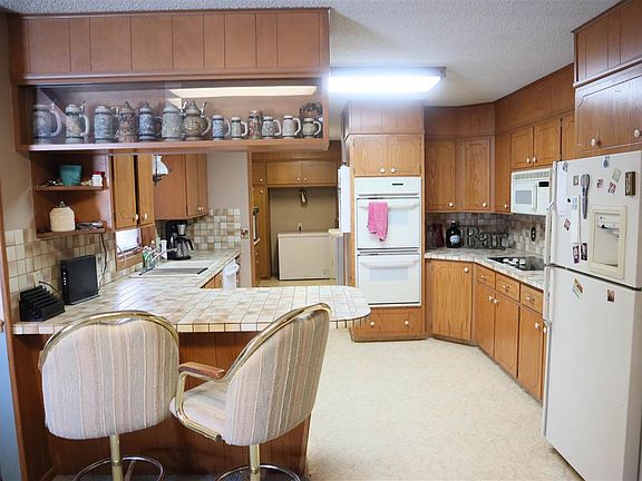 3rd image of 2509 Melencamp Ave