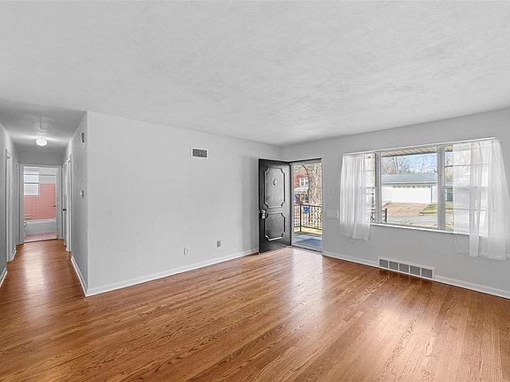 4th image of 6504 W Park Ave