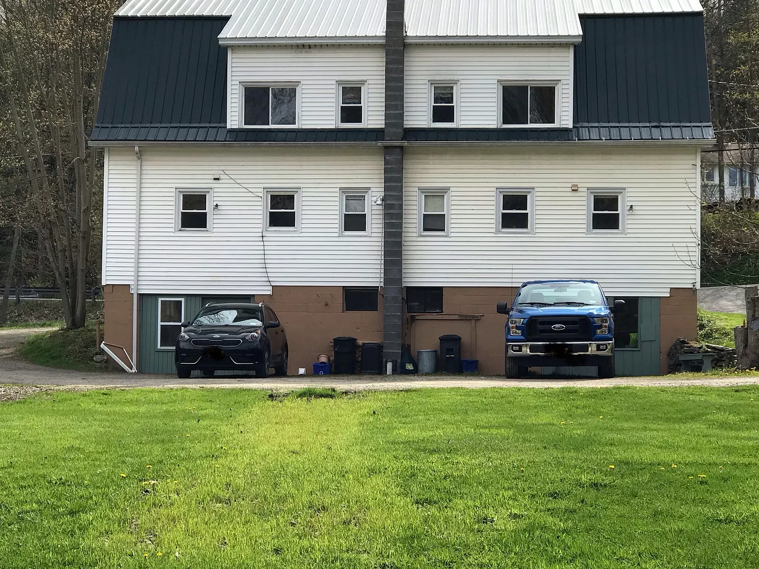 2 bed, 1.5 bath, 1200 sqft, $1,600 — Photo 2
