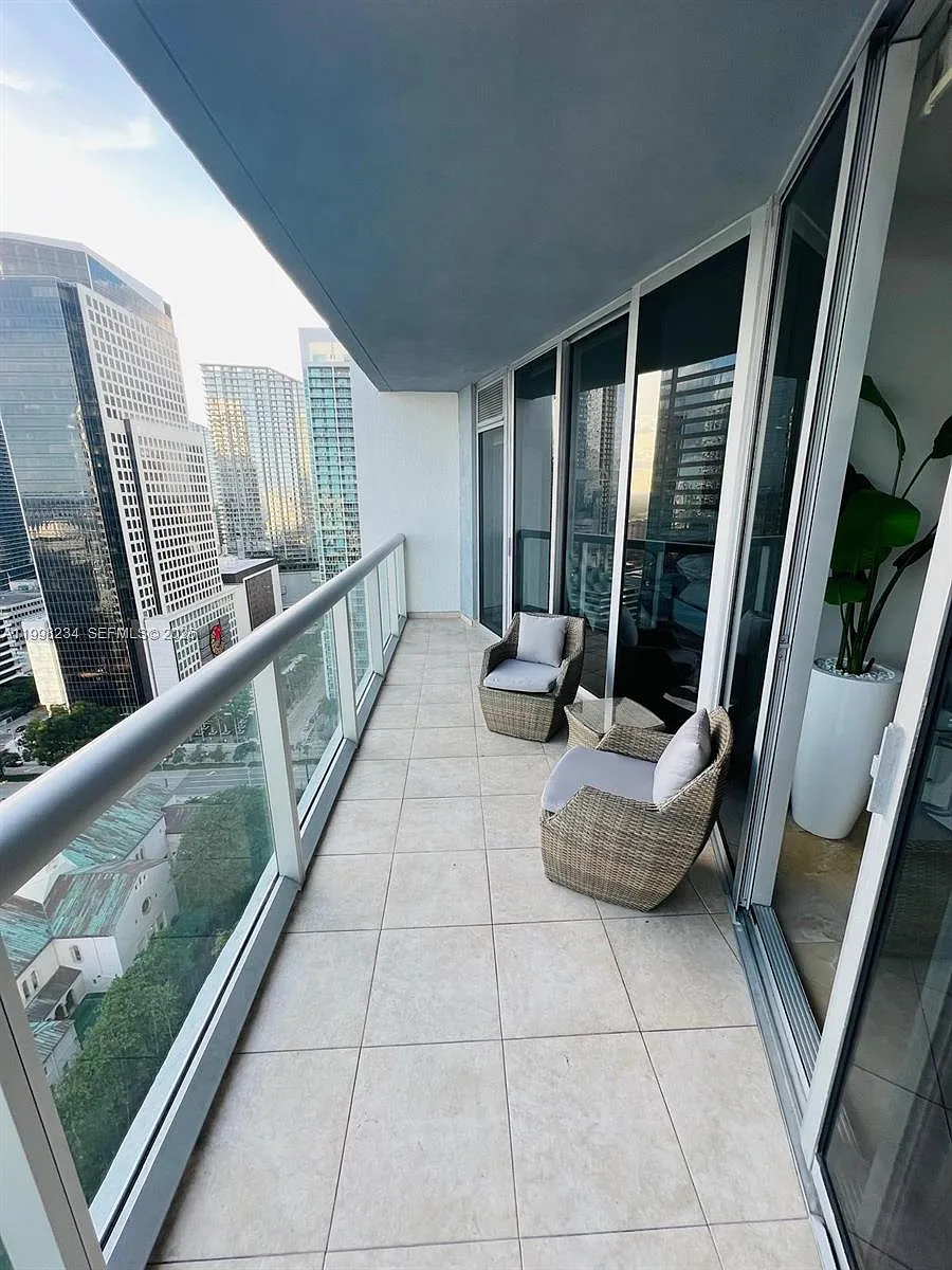 Building Photo - 495 Brickell Ave #2707