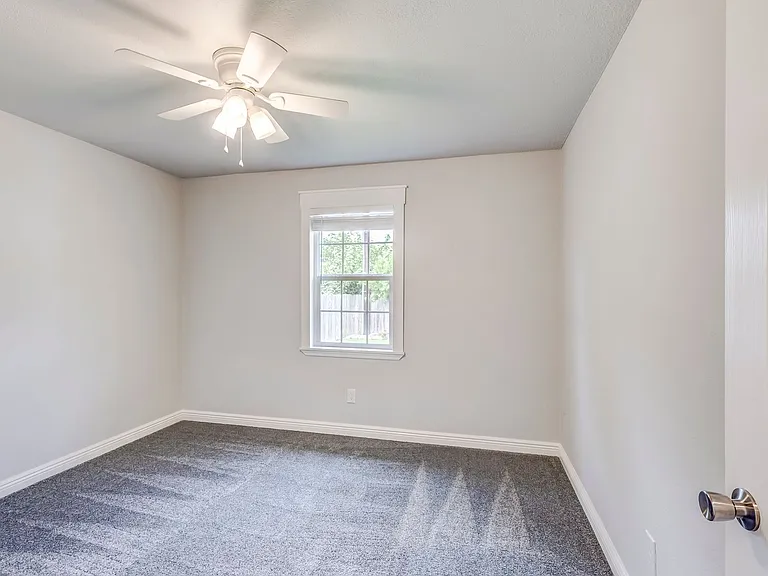 2307 Traverse Dr — Photo 25