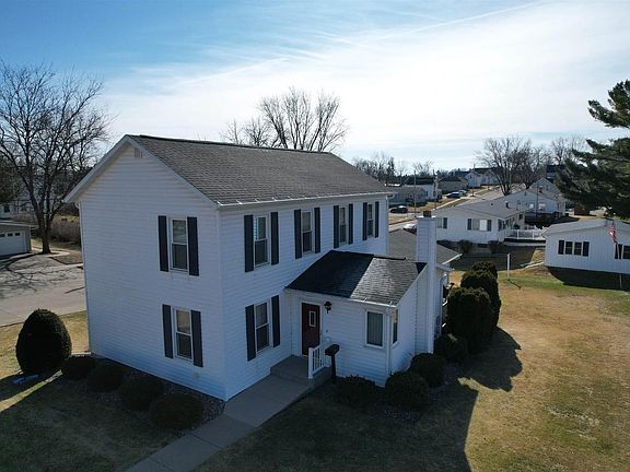 5th image of 135 East Birch Street