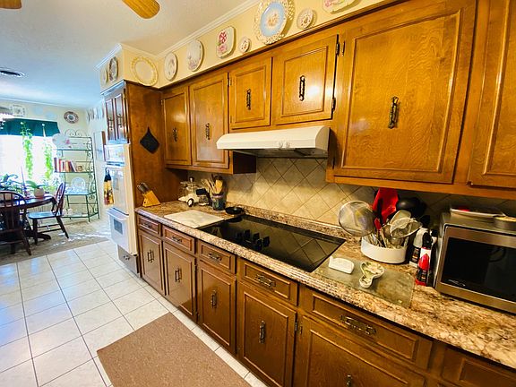5th image of 814 Skylark Dr
