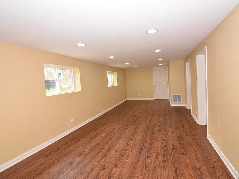 9761 Schiller Blvd — Photo 13