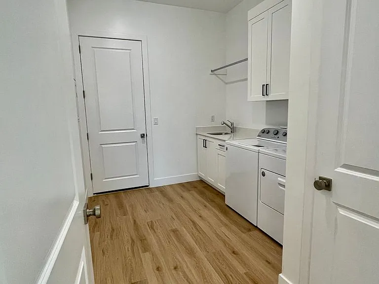 2818 E Church Oak Dr — Photo 8