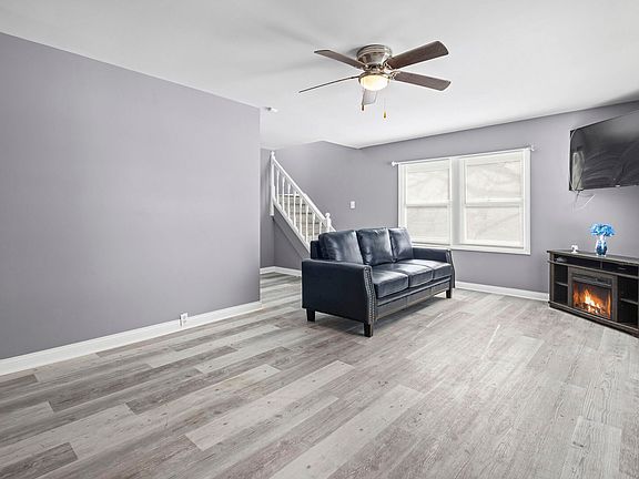 3rd image of 3505 Peoria St