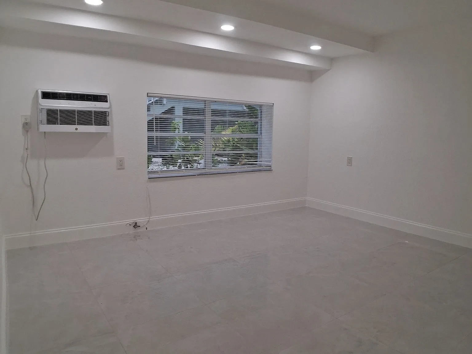 Collins Ave, Surfside — Photo 4