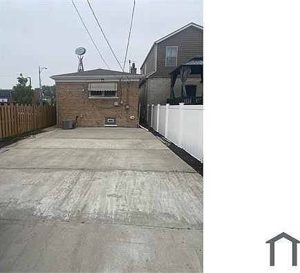 3rd image of 835 E 87th St