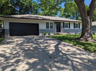 16324 E Crackerneck Rd, Independence, MO 64055