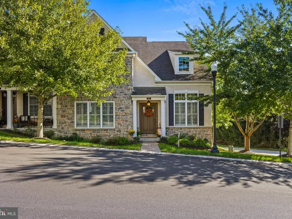 408 Ravenscliff Dr, Media, PA 19063